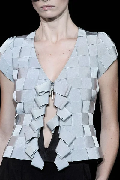 Look 18